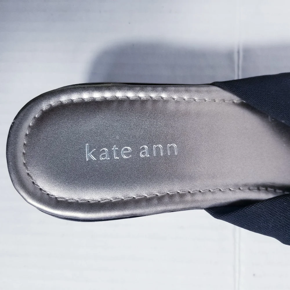 KATE ANN BLACK WEDGED SANDALS APPROX SIZE 9 (PHOTO HAS MEASUREMENT)